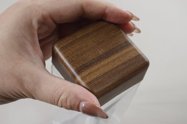 ダイソー ドリンクボトル（スクエア、蓋木目調、540mL） 蓋 木目調 デザイン