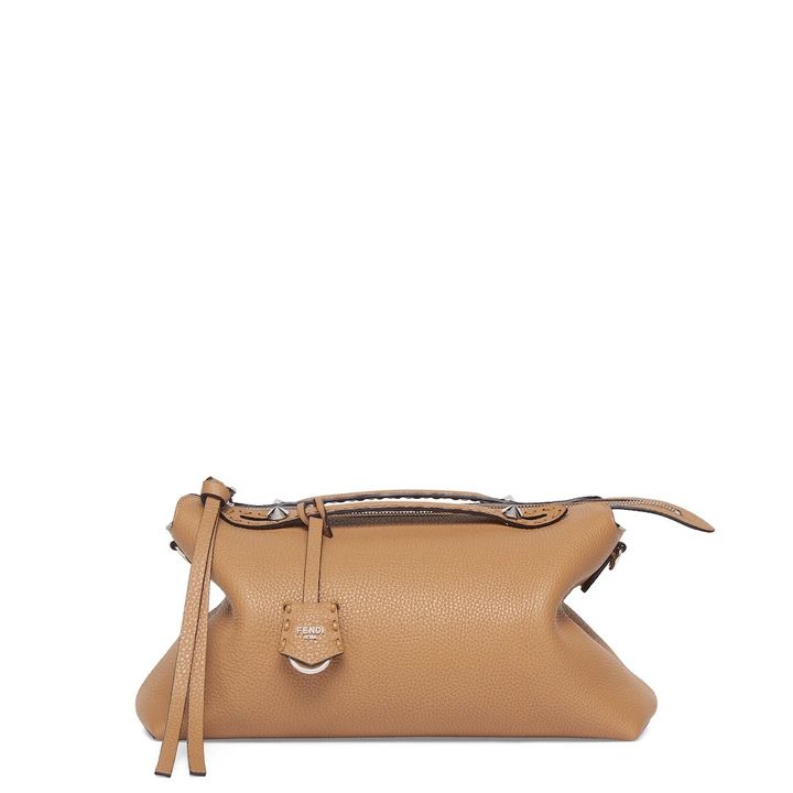 「バイザウェイセレリア」ラージ ￥453,200（予定価格）