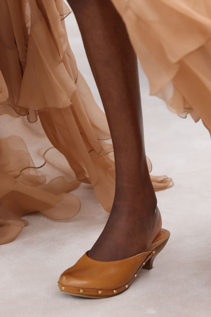 クロエ 2024-25年秋冬コレクションより。