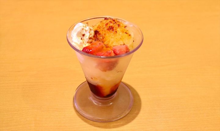 「シャリシャリ氷のプリン風パフェ」