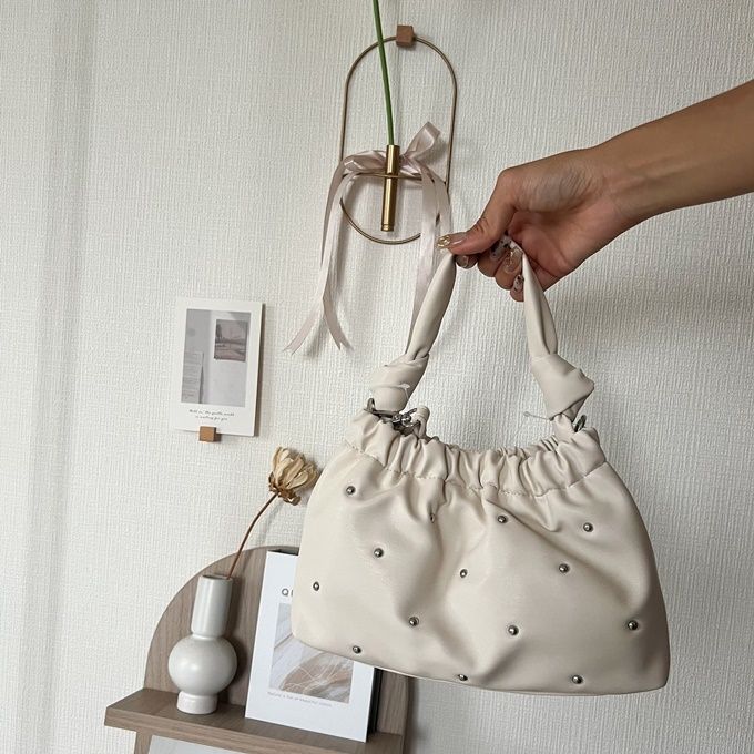 しまむら「スタッズ2WAYバッグ」