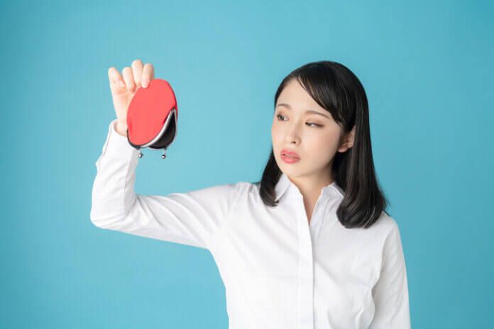 「お金がない」は実は禁句⁉ 貧乏な人がやりがちな行動や習慣10選