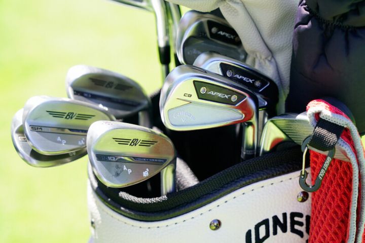 女子プロを襲った“まさかの悲劇”！キャディバッグが届かない…一体なぜ？