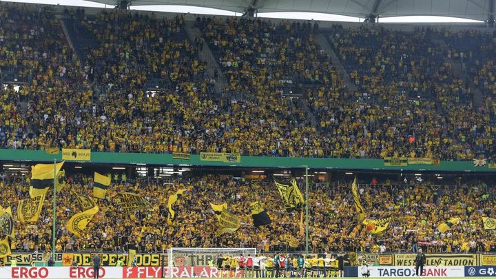 軍需企業とのスポンサー契約にドルトムントサポーターが抗議。サポーター団体はフランクフルト戦での抗議活動を呼びかけ。