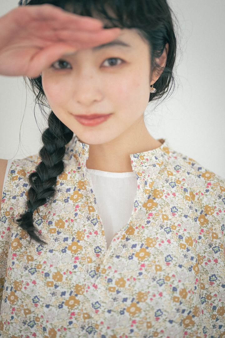 大人のブラウス着こなし2選。ノースリーブで残暑も乗り切ろう！【FUDGE FRIEND おしゃれさんの毎日コーディネート｜田中真里奈】