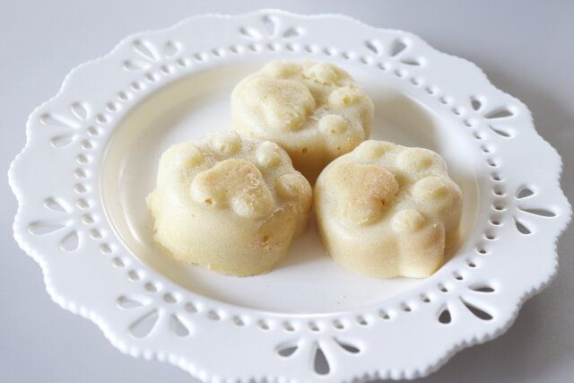 ダイソー シリコーンケーキ型（あしあと） 完成形