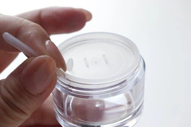 ダイソー クリームケース（ヘラ＆中フタ付、2個） 中フタ