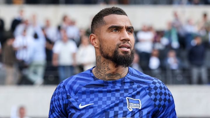 内田篤人や本田圭佑らとプレーした名MFボアテング、「1日で3台高級車を買ったり…」堕落した選手生活を後悔する