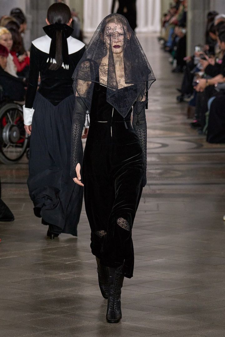 フェティコ 2024-25年秋冬コレクションより。