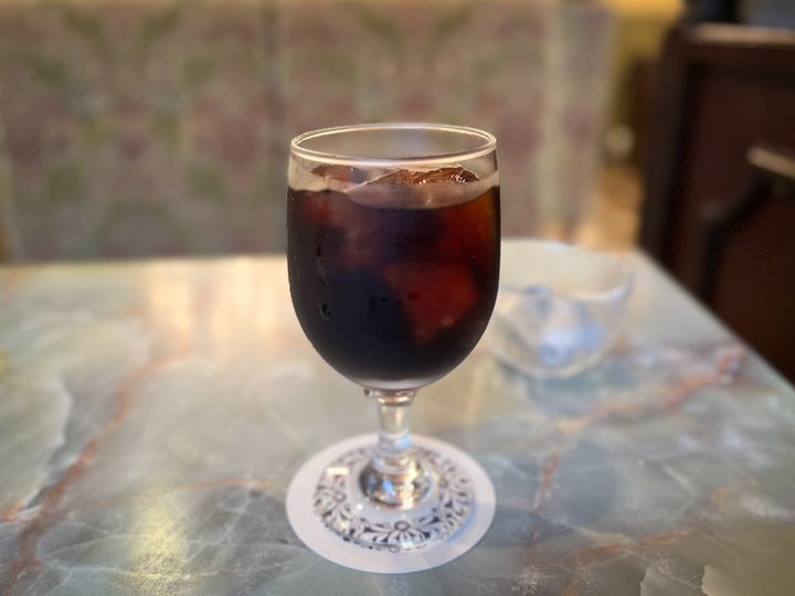 グラスに注がれたアイスコーヒー