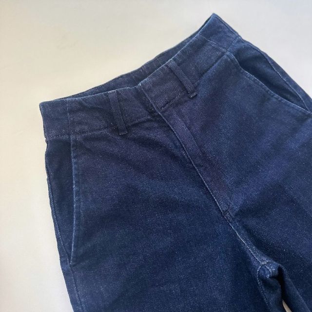 UNIQLOのワイドトラウザージーンズ