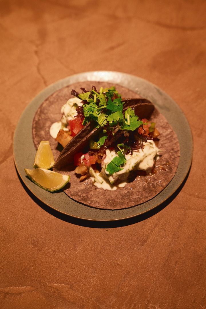 豚バラ肉のホロホロ煮とスーナのタコス