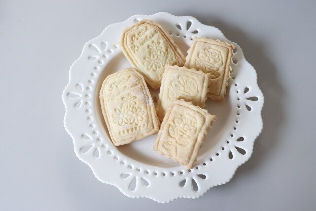 セリア プラクッキー抜型 フラワー 完成例 クッキー