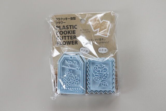 セリア プラクッキー抜型 フラワー パッケージ