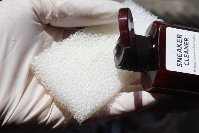 キャンドゥ スニーカークリーナー ツヤ革・合皮用 泡立てる