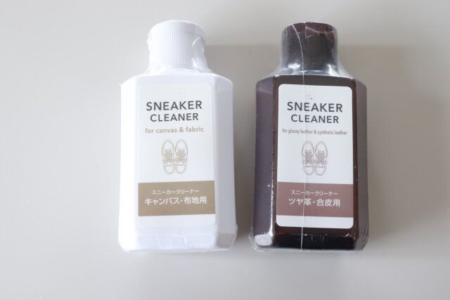 キャンドゥ スニーカークリーナー キャンバス・布地用 スニーカークリーナー ツヤ革・合皮用 パッケージ