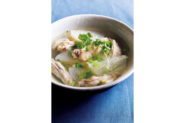 短時間でつくる絶品鶏スープ！“鶏手羽と大根のスープ蒸し”