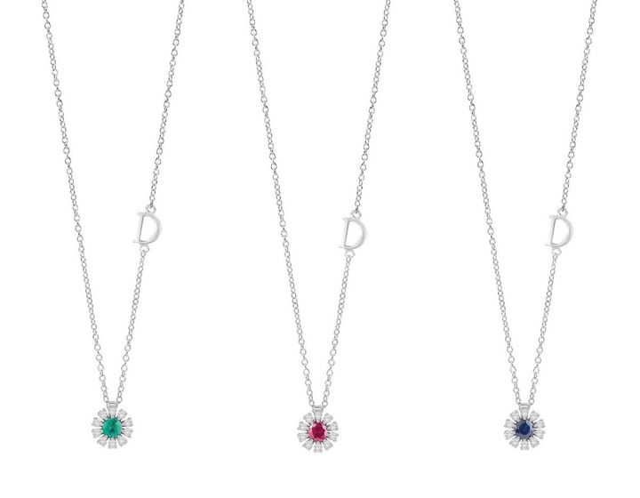 マルゲリータ ネックレス（WG×エメラルド）￥294,800 （WG×ルビー）￥278,300 （WG×サファイア）￥278,300