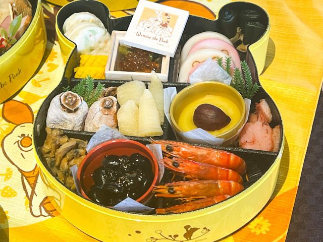 「おせち・三段重『くまのプーさん』」の中身