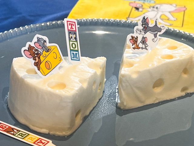 「穴あきチーズケーキ」