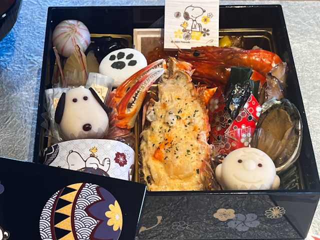 「おせち・一段重『スヌーピー』」の中身