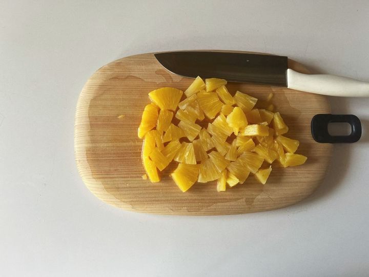 【簡単米粉レシピ】パインとオレオのココナッツチョコの米粉ケーキ【渡辺友美子のコーヒーに合うお菓子のレシピ vol.56 〜レシピで旅するヨーロッパ〜】