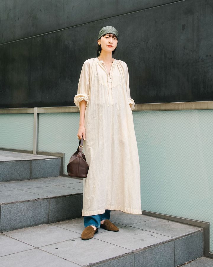 上級者の“スカーフアレンジ”ルック5選。スタイリングのポイントになる存在感に注目！【TOKYO SNAP】