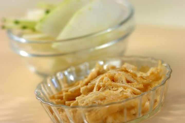 とろとろ冬瓜と油揚げのみそ汁の下準備1