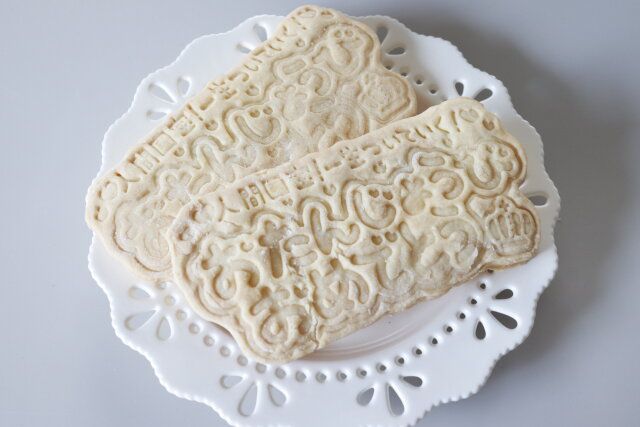 セリアのクッキー抜き型 生誕祝いプレートで作ったクッキー