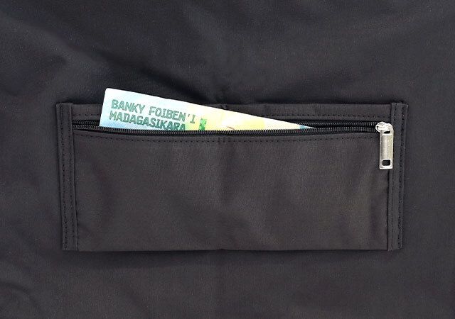 宝島社ムック付録のearth music＆ecologyの横型トートバッグ9