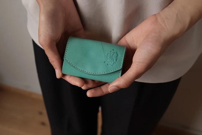 クアトロガッツ「ハーネスレザーミニ財布：ポキート」