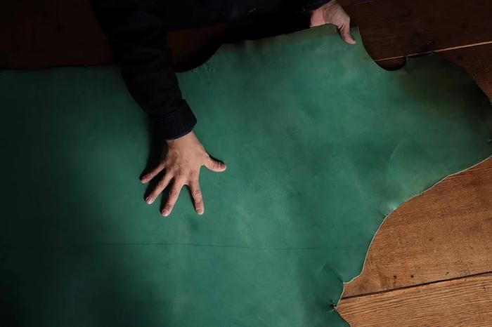 クアトロガッツ「ハーネスレザーミニ財布：ポキート」