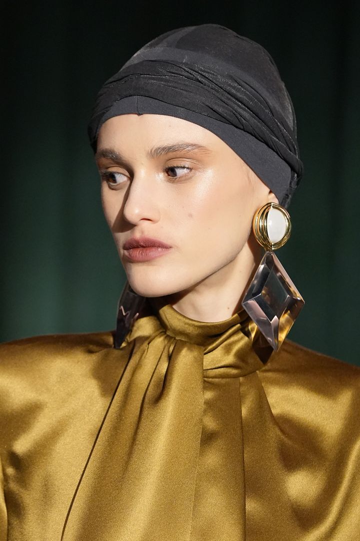 サンローラン 2024-25年秋冬コレクションより。