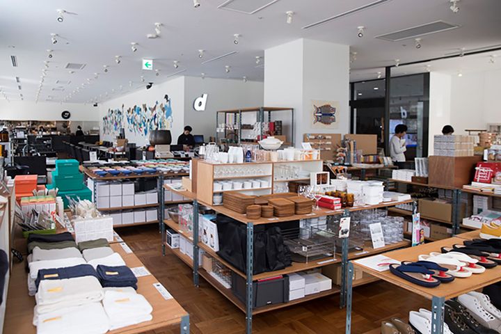 富山で一人旅を楽しむ。カフェタイムとお土産探しはD&DEPARTMENT TOYAMAへ【トラムのある街〈富山〉vol.02】