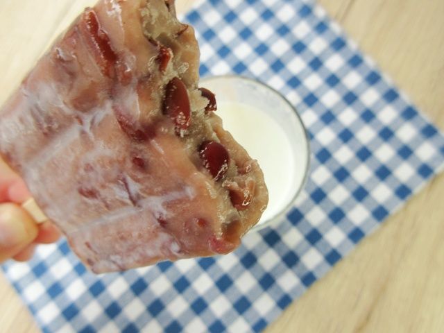 あずきバーをかじる