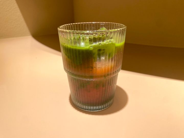 「ブラッドオレンジ抹茶」825円