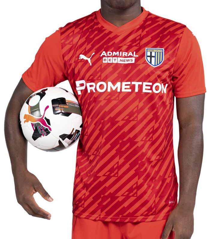 鈴木彩艶の新天地！古豪パルマ、2024-25新ユニフォーム発表 アウェイは「NAKATA時代の黄青」が復活