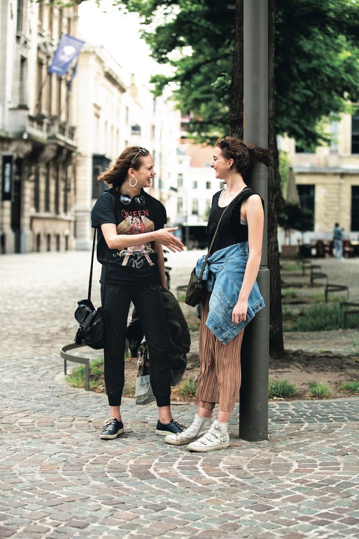 白Tと柄物は夏コーデに欠かせない！【海外のおしゃれさんの一週間コーデ】