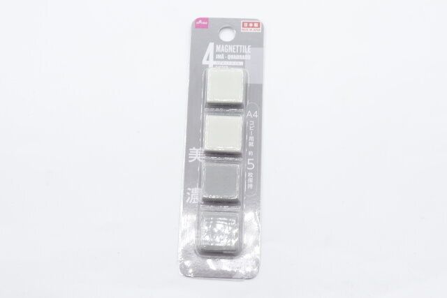ダイソー マグネットタイル（正方形） パッケージ