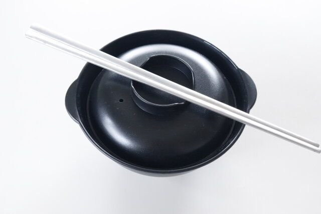 ダイソー 電子レンジ調理器ミニラーメン 箸置き