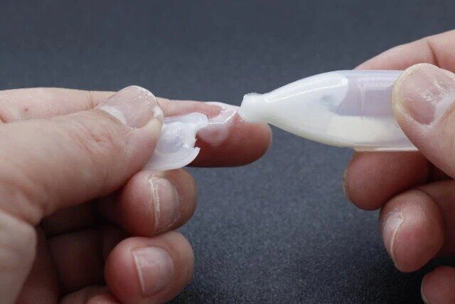 セリア 連結詰め替えチューブ5ml6連 使用例