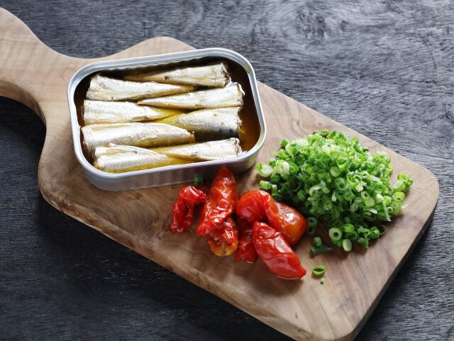 オイルサーディン セミドライトマト 小口切りした青ネギ