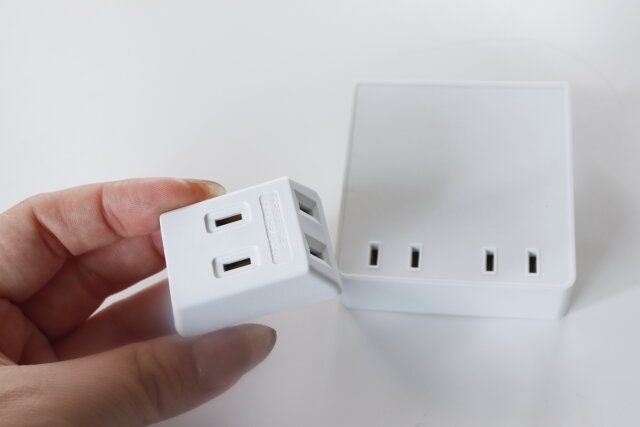 ダイソー 4個口スクエアタップ 比較