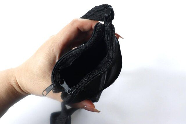 ダイソー300円黒バッグレビュー4層式