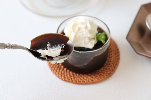 コーヒーゼリー スプーン 掬う