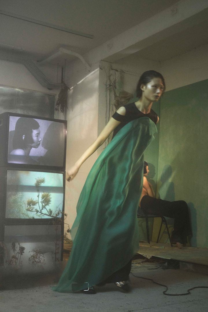 ヤン・リー 2019年春夏コレクションより。