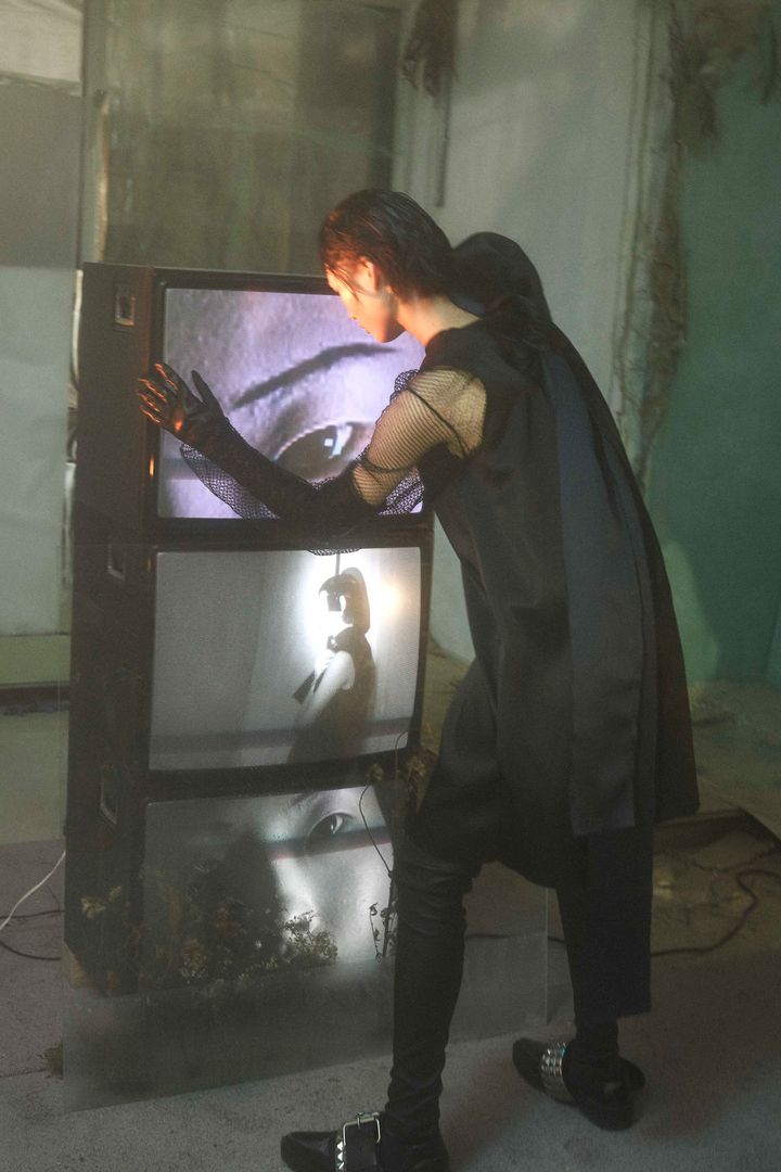 ヤン・リー 2019年春夏コレクションより。