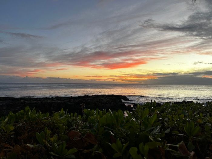 ハワイの海、夕暮れ