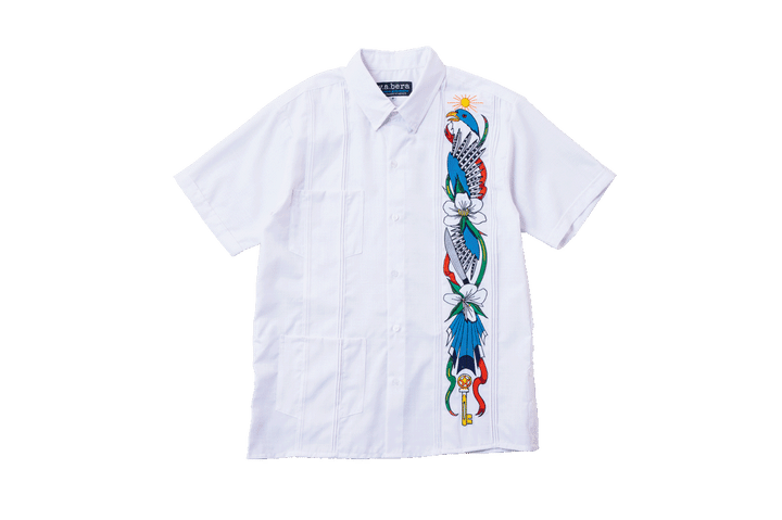 〈ワイ.エー.ベラ〉のシャツ