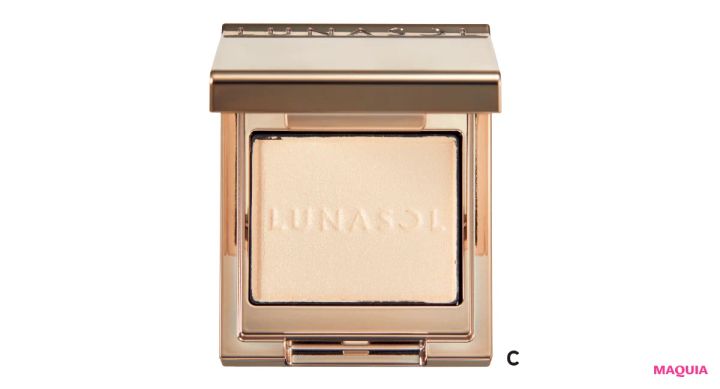 安達祐実さんが披露！ 夏から秋への移行期にぴったりな「抜け感カラールック」_8